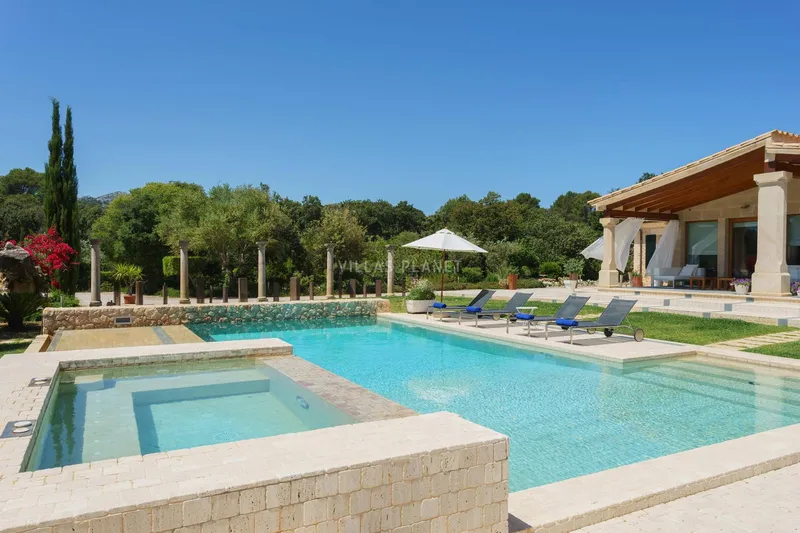 Luxury property with sw... — photo 7