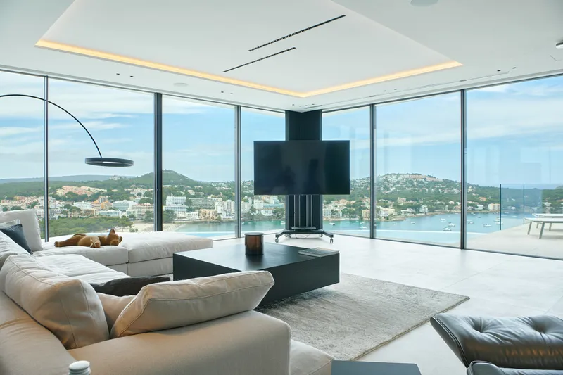 State-of-the-art villa with stunning sea views, overlooking the bay of Santa Ponsa — photo 4