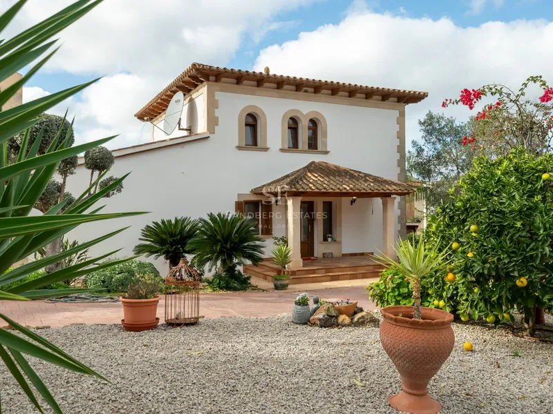Detached Villa for Sale in Andratx — photo 1