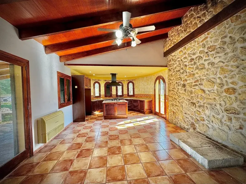 In the peaceful and exclusive setting of Sa Figuera Blanca, within the municipality of Búger, this magnificent rustic estate is located — photo 6