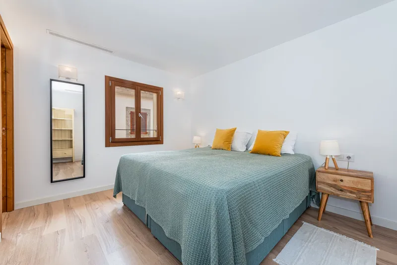 Beautifully renovated townhouse with pool and sunny courtyard in a peaceful street of Pollensa village — photo 12