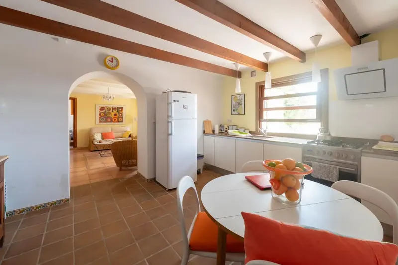 Discover this spacious and cozy country house located on the outskirts of Sineu, ideal for those seeking peace and well-being. — photo 3