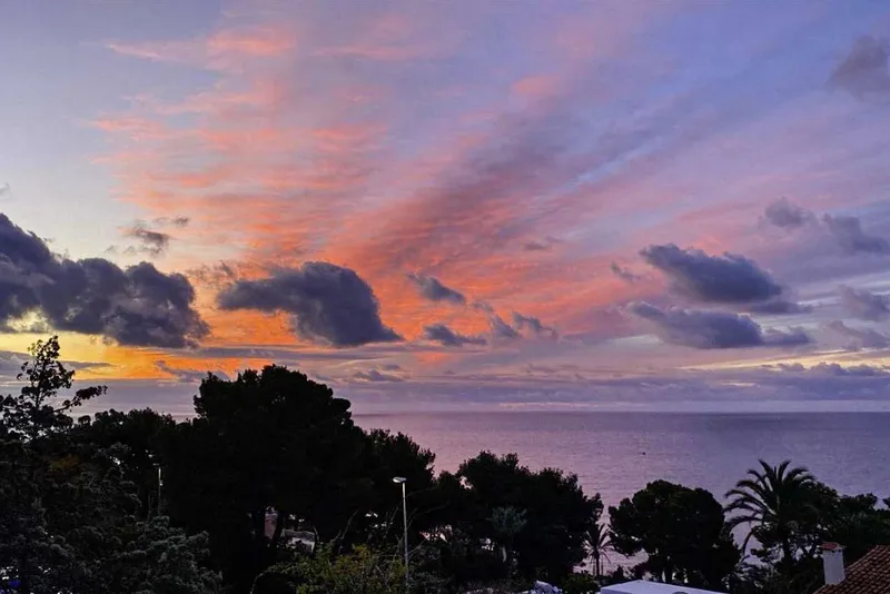 Exclusive villa with pool, guest apartment, wellness area and spectacular sea views — photo 8