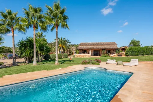 Felanitx, authentic luxury finca with plenty of peace and quiet to relax by the pool in Felanitx — photo 1