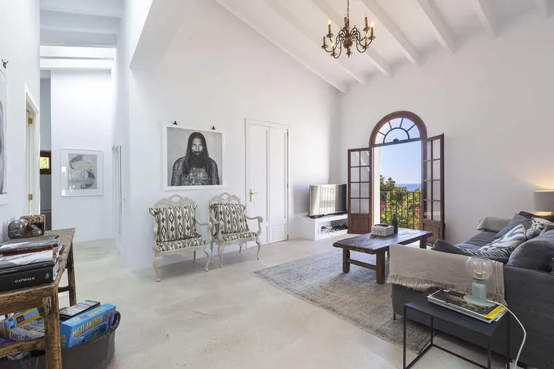 Beautiful villa in a quiet residential area near Palma — photo 10