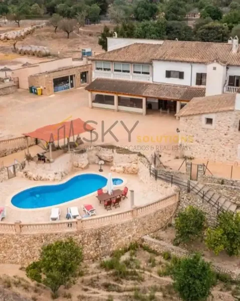 Rustic Farmhouse with Mallorcan Charm and Great Potential in Lloret de Vistalegre — photo 4