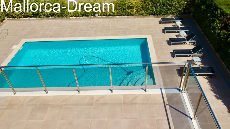 Sa Coma: Dream chalet close to the beach with pool, underground garage, 8 bedrooms and 4 bathrooms — photo 4