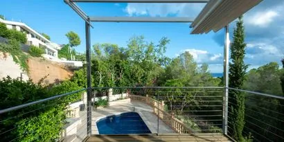 Luxury villa with sea views and private pool — photo 4