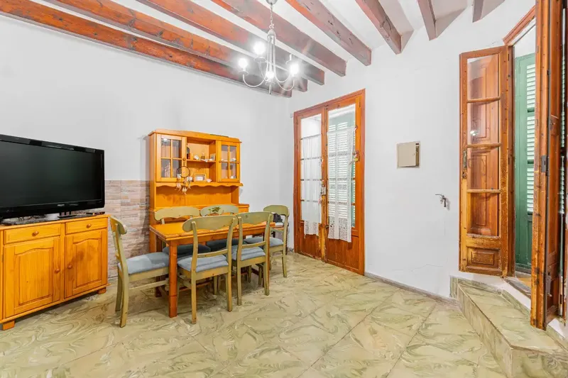 House of 211 m2 for renovation in Inca for sale — photo 3
