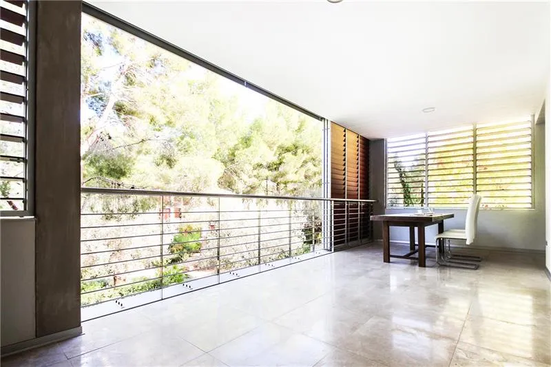 Apartment with terrace in residential complex with pool — photo 1