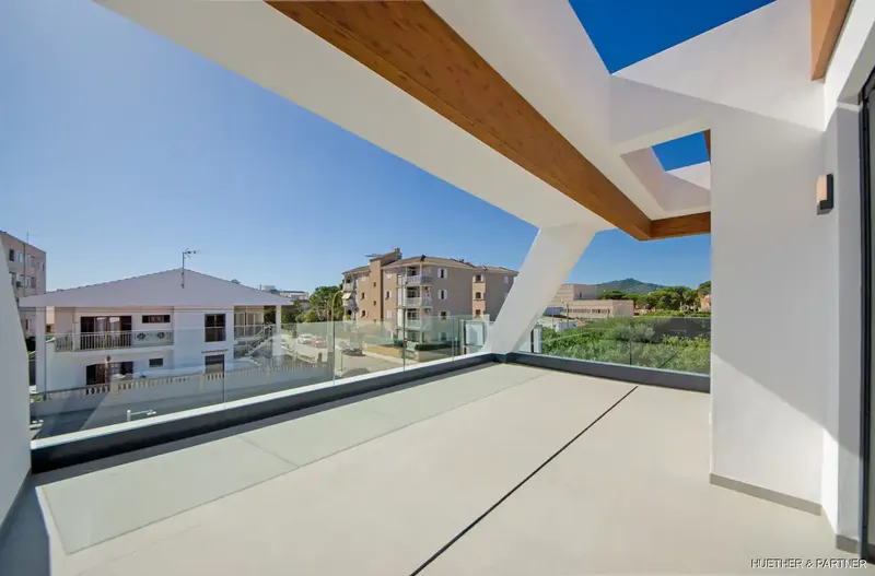 This new building with ground floor apartments, penthouses and townhouses is being built in an absolutely privileged location in Ca — photo 5