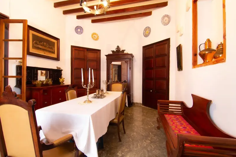 This house, whose origins date back to the first half of the 19th century, preserves all the historical elements of a manor house — photo 11