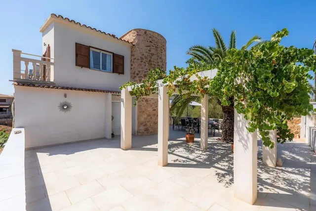Ready to move in villa with holiday rental license for sale in Cala Figuera, Mallorca — photo 5