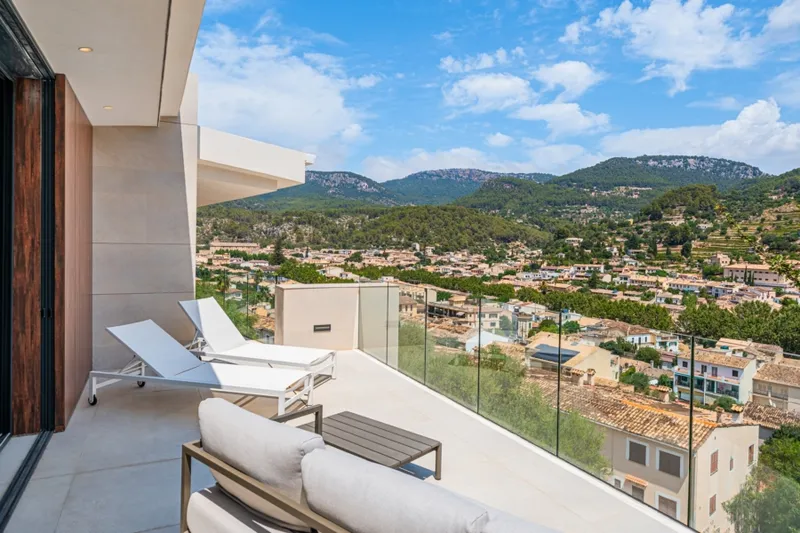 Timeless Designer Villa with Infinity Pool and Panoramic Views of the UNESCO World Heritage Serra de Tramuntana — photo 4