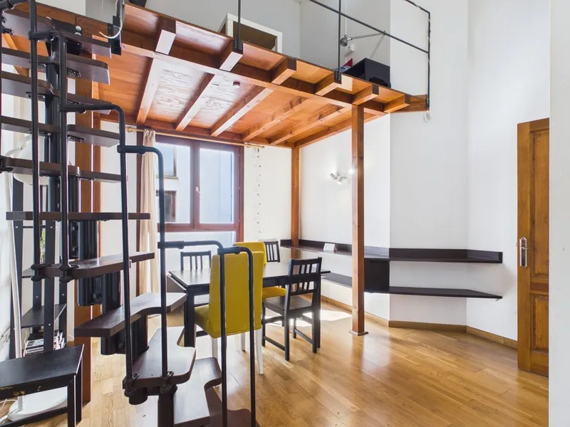 Charming Third-Floor Apartment in a Prestigious Old Town Building, near Plaza de la Mercè — photo 1