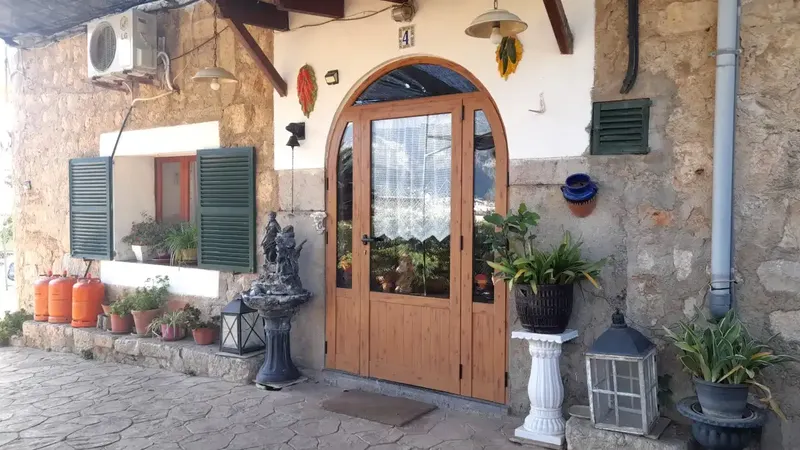Welcome to your new home in the heart of Sóller! This house of about 200m², located on a plot of 2354m², offers a perfect combination — photo 3