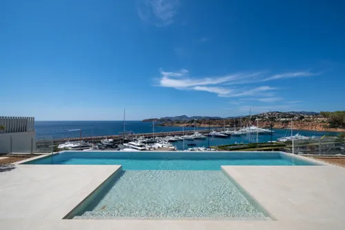 State-of-the-art loft-style villa in first sea line of Port Adriano — photo 1