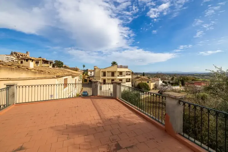 This house for sale in Selva offers a fantastic opportunity to create your dream home in one of the most peaceful and traditional — photo 1