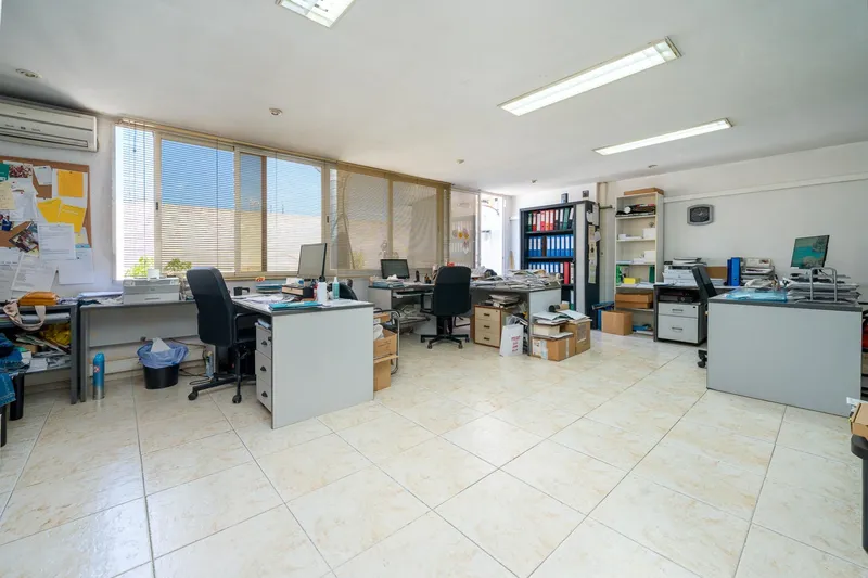 Excellent Opportunity with Possibility of Change of Use in L’Olivera – Palma — photo 1