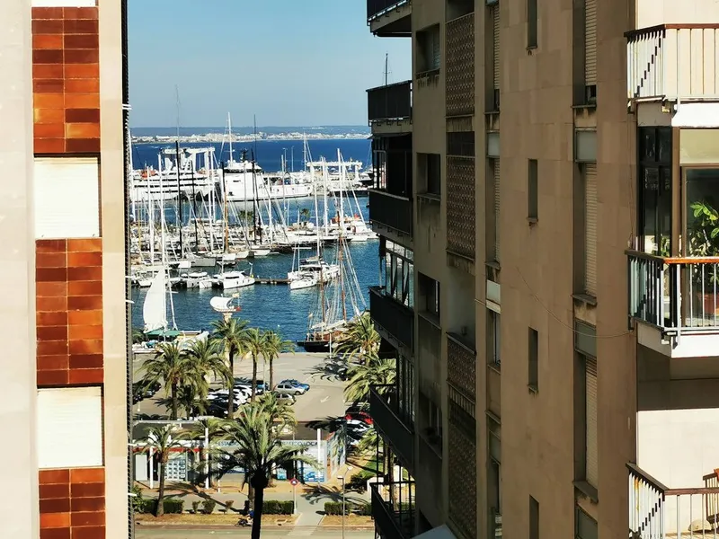 Ref. 1889; Beautiful 4-bedroom flat with terrace with sea views and parking space in Palma, for rent — photo 2