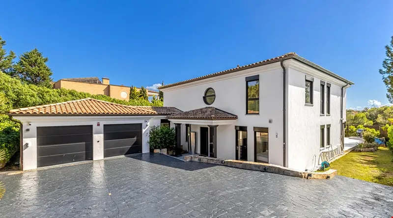 Stately Mediterranean Villa with Private South-Facing Pool in Santa Ponsa — photo 3
