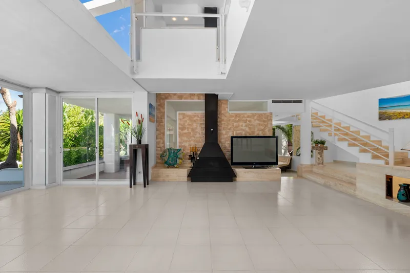 Spacious villa with a pool and wine cellar available for long-term rent in a quiet, private location in S'Aranjassa — photo 4