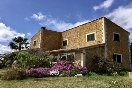 Natural stone finca with 4 bedrooms and pool near Llucmajor — photo 2