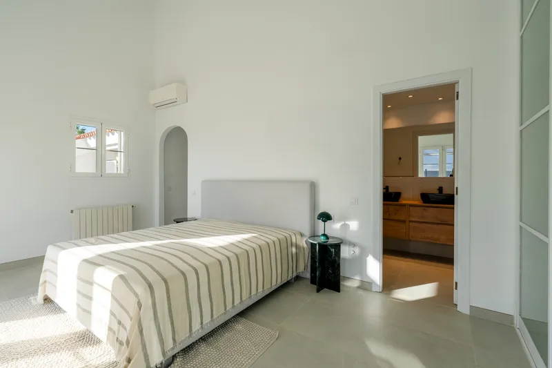 Renovated Mediterranean villa in sought-after villa urbanization — photo 8