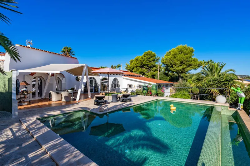 190m² Villa mit 7 Zimmern, Pool und Meerblick zu kaufen — photo 3