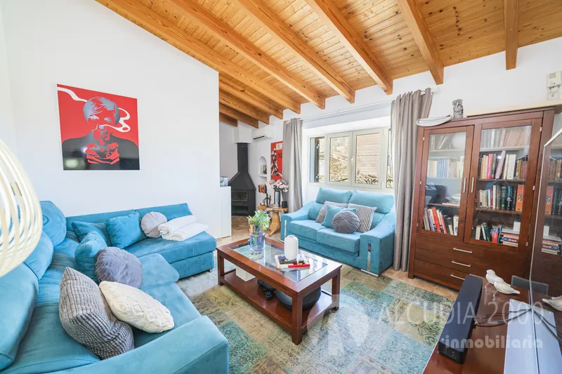 Town House — photo 1