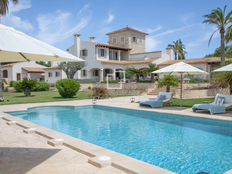 450m² country house for sale in Felanitx, Balearic Islands — photo 1