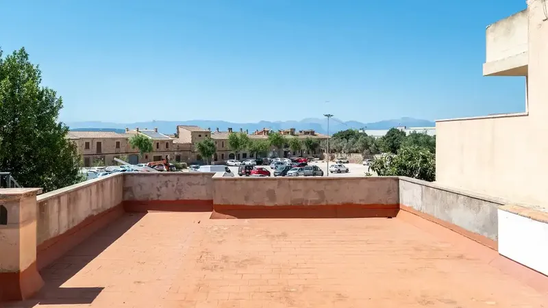 Located in the picturesque setting of Algaida, Mallorca, this property from 1890 represents a unique opportunity for those seeking a project — photo 2