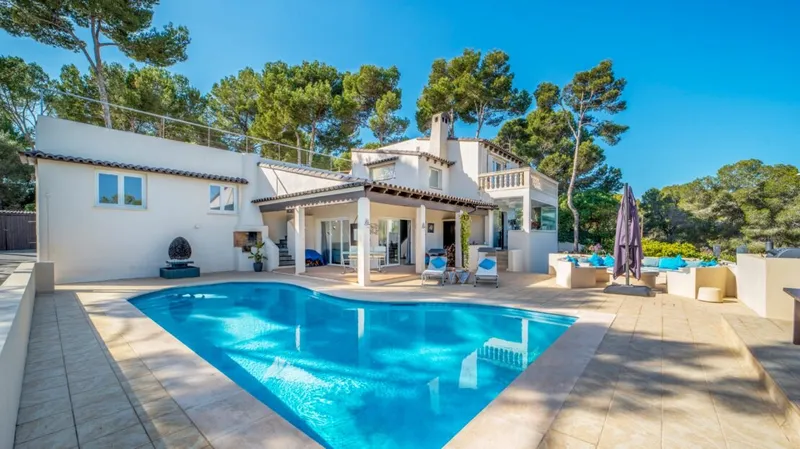Attractive modern villa, with lovely sea views, in a tranquil location just minutes’ walk to the fine sandy beaches of Portals Vells – for sale — photo 2