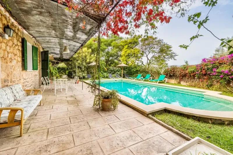 Located in the picturesque region between Sóller and Fornalutx, in one of the most beautiful villages in Spain, these two 19th-century estates offer — photo 2