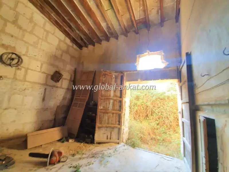 House to renovate in Felanitx, located in the Can Moix area on Ps. Ramón Llull, with a plot area according to the cadastre of 398m2, with — photo 12
