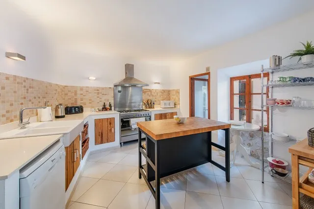Charming town house with patio oasis for sale in Pollensa, north Mallorca — photo 8