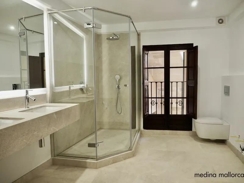 Luxury duplex apartment in a historic building in Palma — photo 6