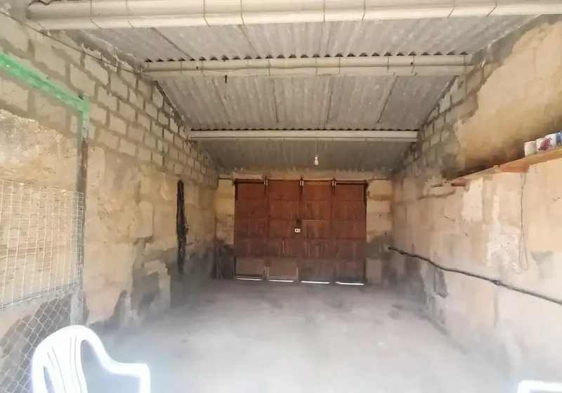 Well-maintained 2-storey village house with great potential, large garage, interior patio in the center of Es Llombards - Santanyí — photo 9