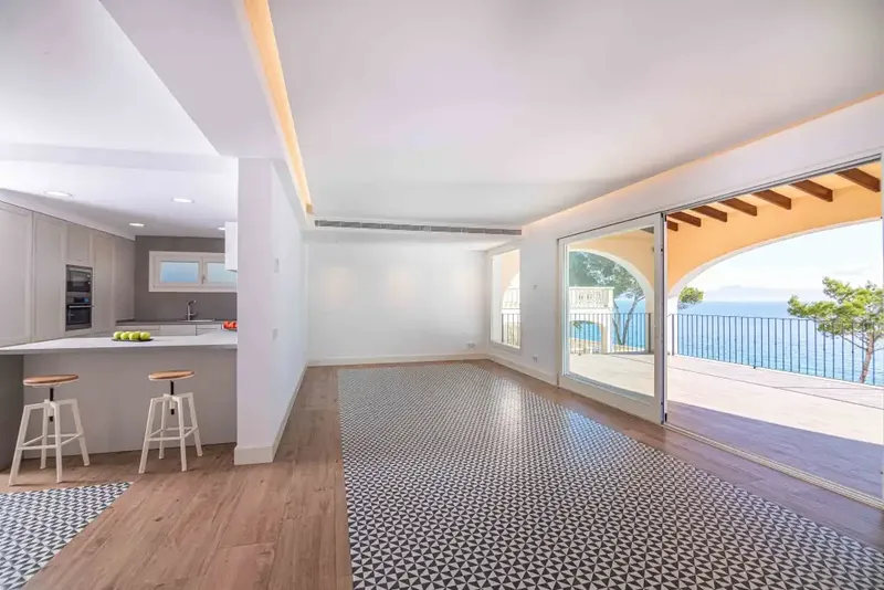 Extraordinary villa for sale in Alcudia, south-facing, on a plot of about 780m2 in the prestigious area of Alcanada — photo 9