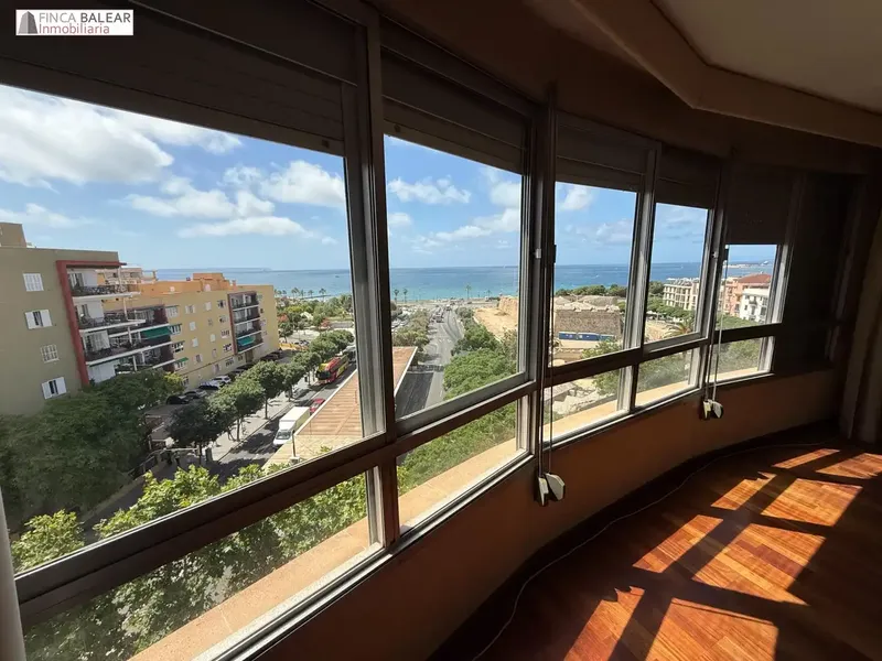 We present a magnificent sixth floor located in the coveted area of Nou Llevant, Palma de Mallorca. This property has a surface area — photo 2