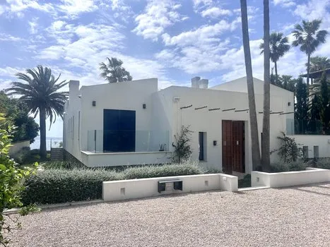 Newly built villa with sea access — photo 12