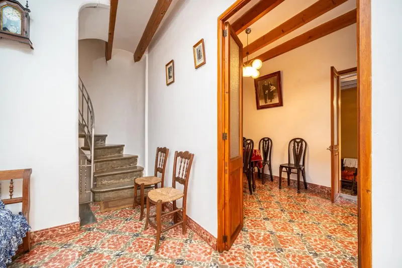 It is a 4-storey house with basement with endless possibilities — photo 4