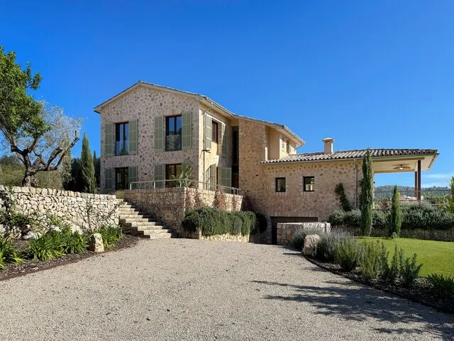 Contemporary finca with pool and panoramic mountain views for sale in Alaró, Mallorca — photo 7
