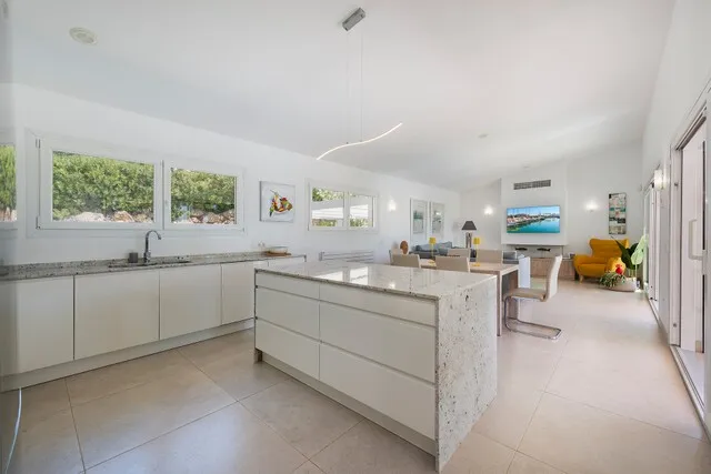 Modern family villa for sale in a prime area, near Pollensa, North Mallorca — photo 9
