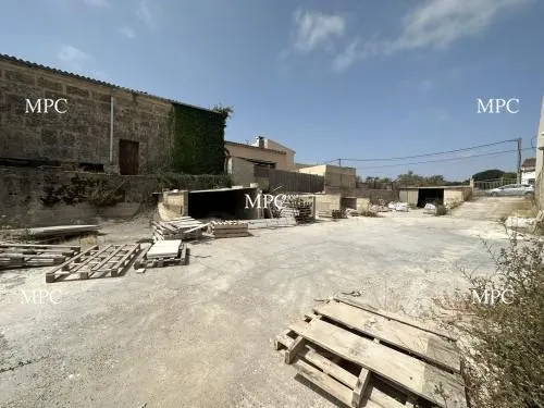 Prime Commercial Property with Dual Street Access and Versatile Space in Arta — photo 1