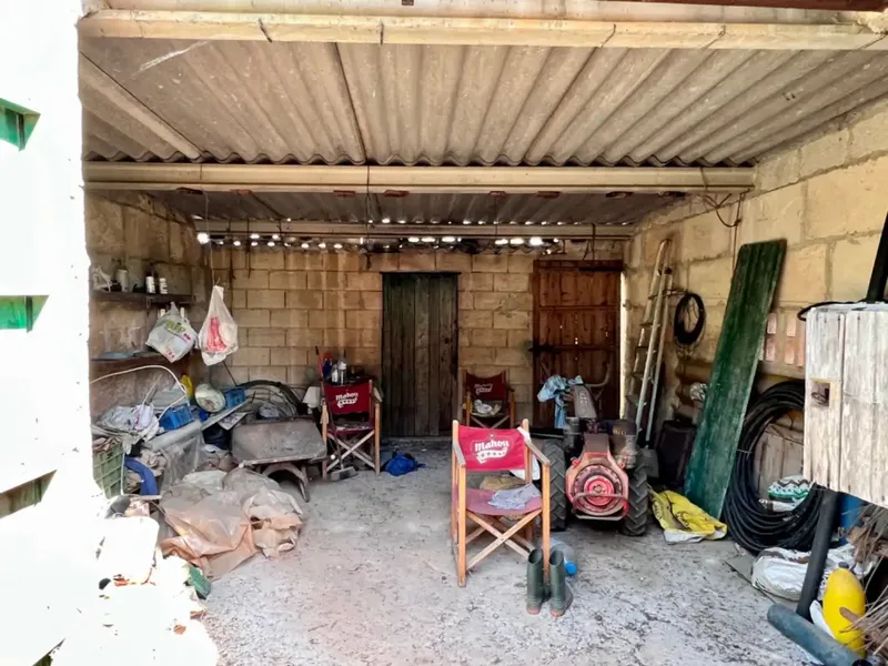 On the outskirts of Muro, next to the train station, we have this beautiful rustic estate with about 7,200 m2 of land and about 40 m2 — photo 4