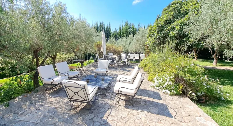 Property in Alaró with 9 bedrooms — photo 6
