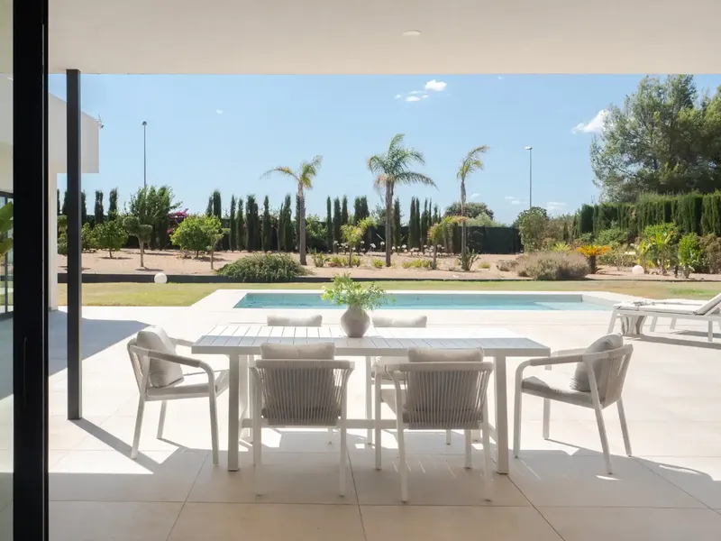 Located in the exclusive residential area of Sa Planera, this exceptional contemporary villa, built in 2021, offers a unique combination — photo 6