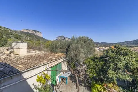 House — photo 1