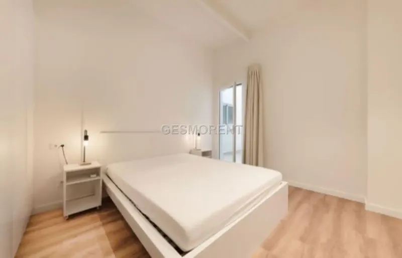 Location: Residential building in the Aragón street area — photo 5